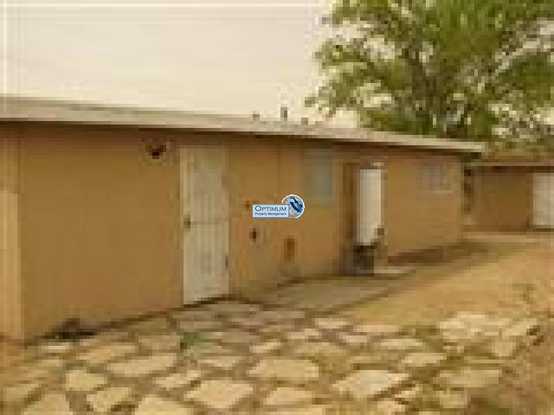 Great little Victorville home near nice park 7