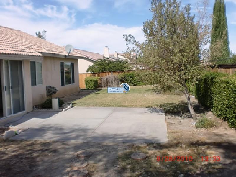 Rent a 4 bedroom house in Victorville, CA. 8