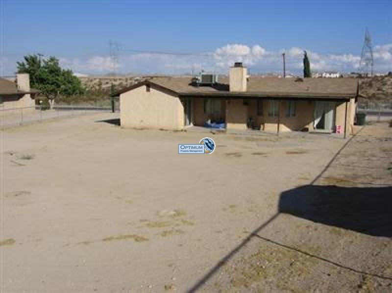 Great 3 bedroom with nice size lot in Victorville 3