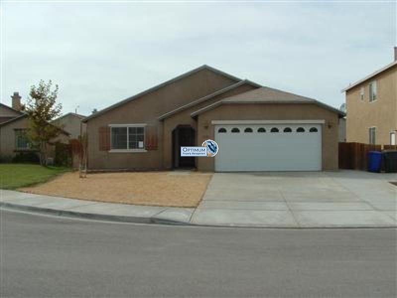 4 bed, 2 bath in Victorville 12