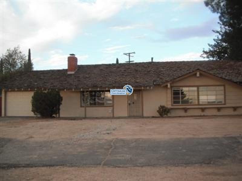 Apple Valley home with maintained in-ground pool! 7