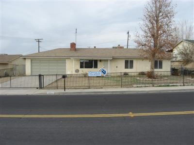 Fenced 4 bedroom home in Victorville 1