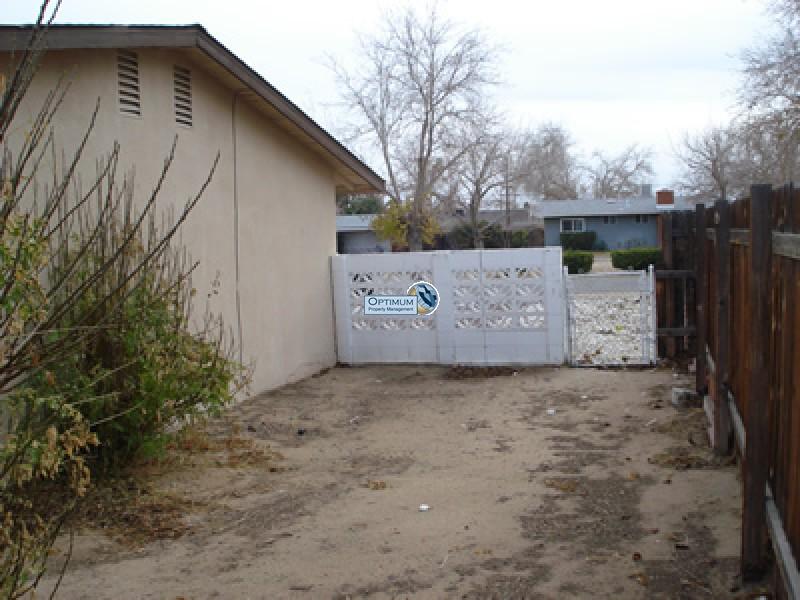 Three bedroom, Two bathroom Home in Victorville 6