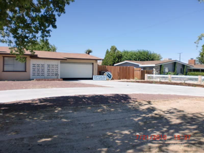 Three bedroom, Two bathroom Home in Victorville 1