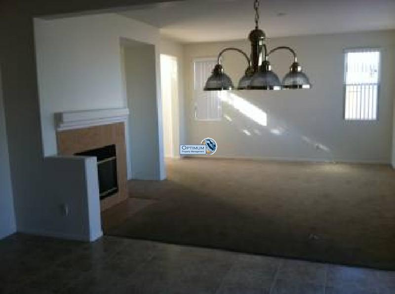 Two-story 4-bedroom, large home in Hesperia 17