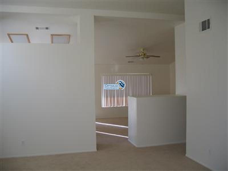 Nice southern Victorville home near Mall of Victor Valley 2