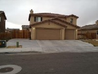 Great 4 bed 3 bath home in adelanto 12