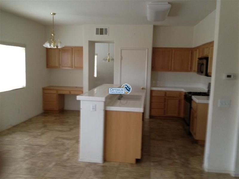 Great 4 bed 3 bath home in adelanto 2