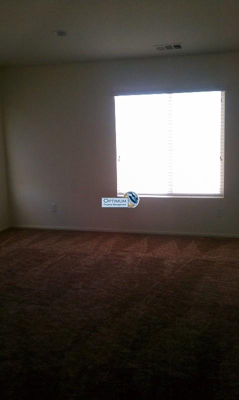 Attractive home in north victorville 11